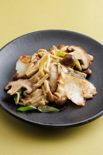 たらのたっぷりきのこあんがけ