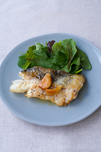 にんにくが香る たらのバタームニエル