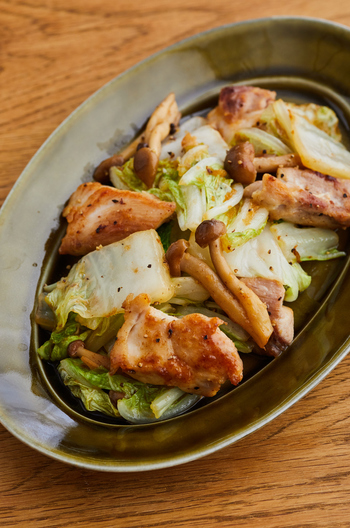 塩分控えめ 鶏肉と白菜のガリバタ炒め