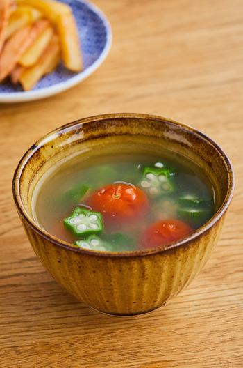 ミニトマトとオクラの中華スープ