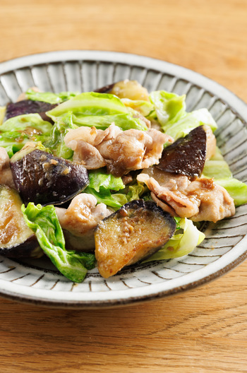 野菜たっぷり 豚肉となすキャベツのみそ炒め