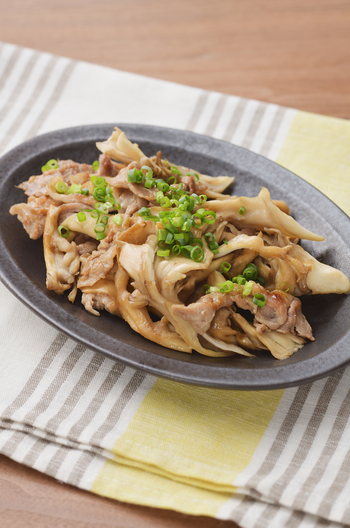 包丁いらず 豚こまと舞茸のぽん酢炒め