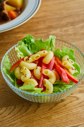 パプリカとマカロニのサラダ