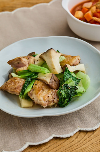 鶏肉とチンゲン菜の塩炒め