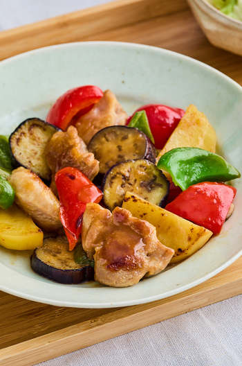 鶏肉と彩り野菜の甘酢炒め