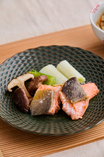 鮭と長ねぎの塩麹蒸し