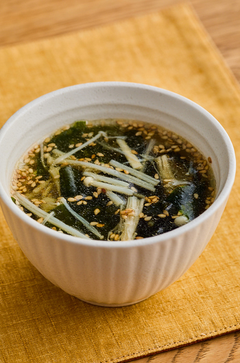 包丁いらず えのきとわかめの中華スープ