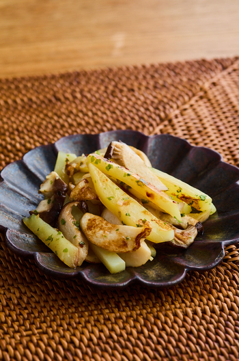 ほぼ塩０ じゃがいもとエリンギのにんにく炒め