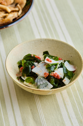 大根とわかめの梅あえ