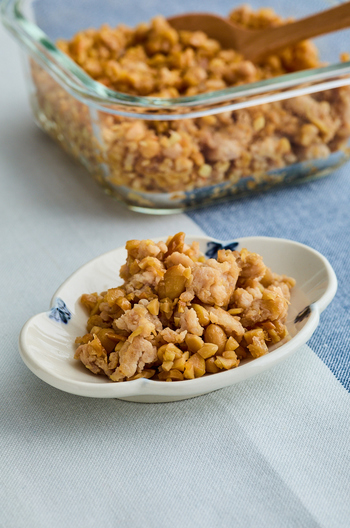 大豆とひき肉のそぼろふりかけ