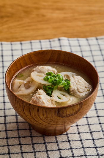 鶏団子とれんこんのみそ汁
