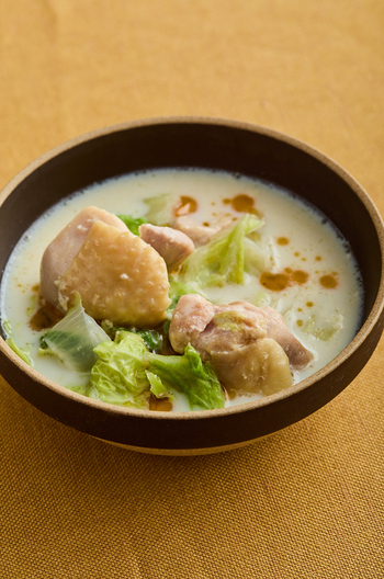 レンジで鶏肉と白菜の白湯風スープ