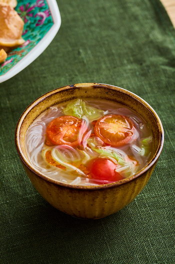 白菜と春雨のピリ辛中華スープ