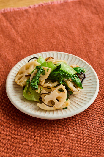 チンゲン菜とれんこんの塩昆布あえ
