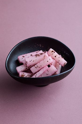 作り置きに 大根の赤しそ漬け