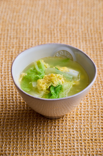白菜と卵の中華風スープ