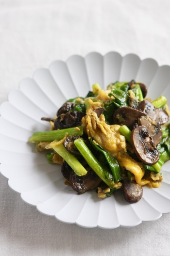 マッシュルームとにらと卵の炒め