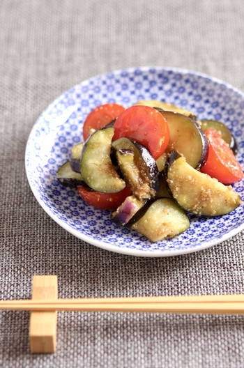 なすとトマトのバルサミコごま味噌和え