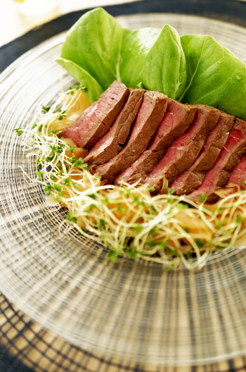 牛ステーキの爽やか和風マリネ