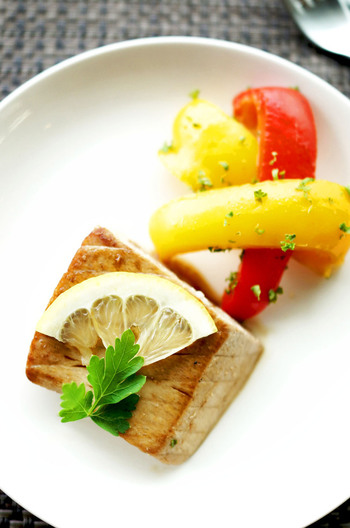 マグロのステーキバルサミコソース