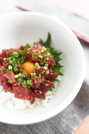 塩麹漬けまぐろのタルタルユッケ丼