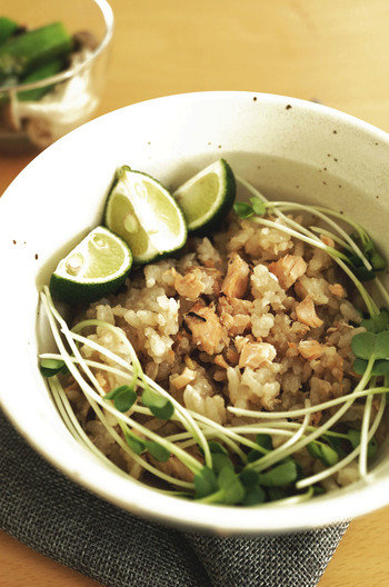 鮭ときのこのしょうが炊き込みご飯