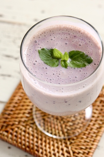 美肌 バナナとベリーの豆乳シェイク