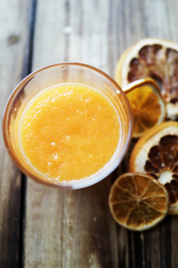 人参とオレンジのココナッツスムージー