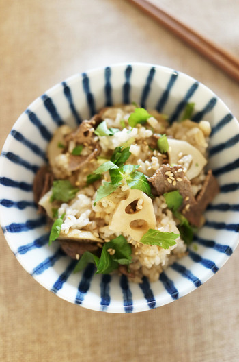 牛肉とれんこんの混ぜごはん