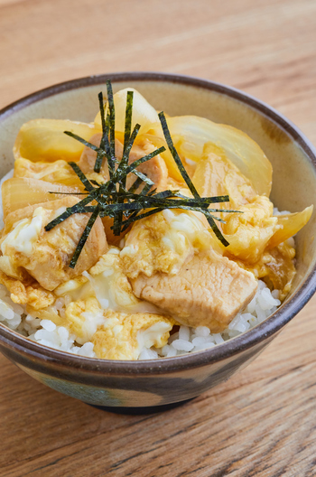 簡単でしっとり鶏むね肉の親子丼