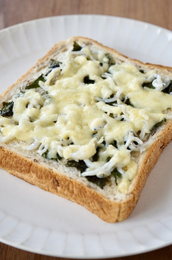 朝食に しらすの和風チーズトースト