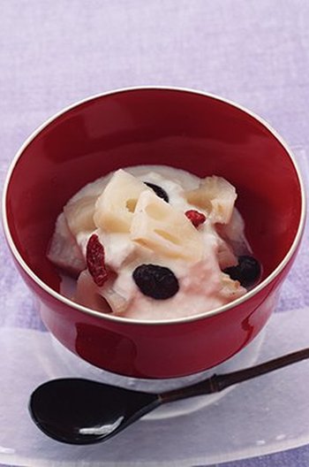 ハチミツ漬けレンコンと黒豆のヨーグルト