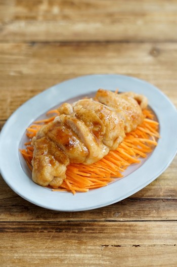 にんじんとチキンのサラダ