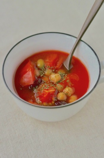 ミックスビーンズとトマトのスープ