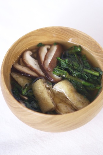 春菊・油揚げ・椎茸のすまし汁