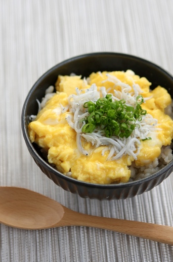 ふわふわ卵としらすの丼ぶり