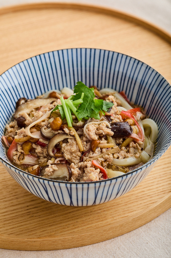 鶏ひき肉のきのこたっぷりあんかけうどん