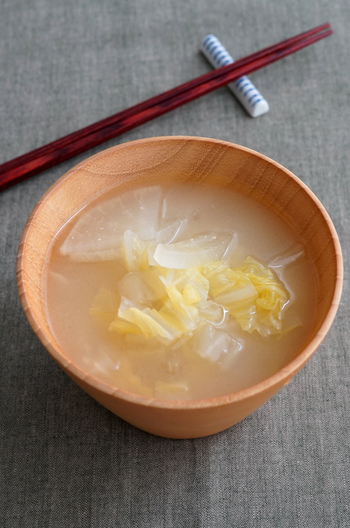 大根と白菜、玉ねぎの味噌汁