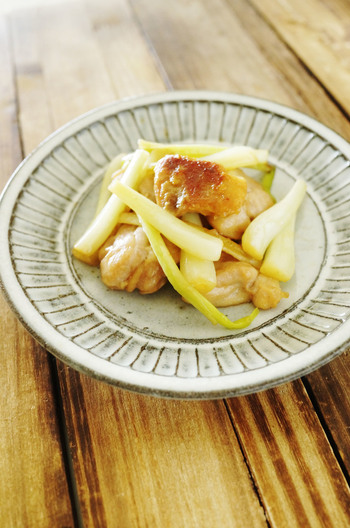 鶏肉とエシャレットの柚子胡椒炒め