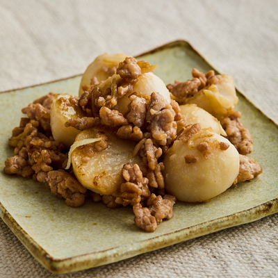 ひき肉と里いものしょうが炒め