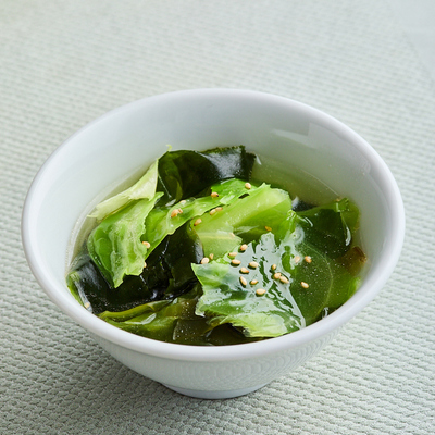 キャベツとわかめの中華スープ