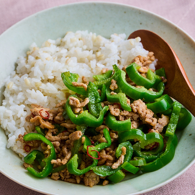 豚ひき肉とピーマンのピリ辛ごはん