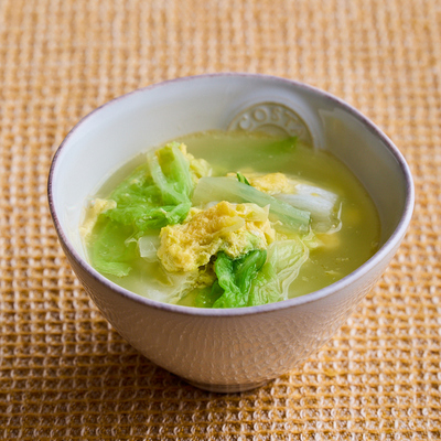 白菜と卵の中華風スープ