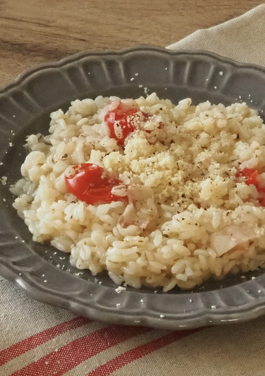 レンジで簡単　麦ご飯とミニトマトのリゾット