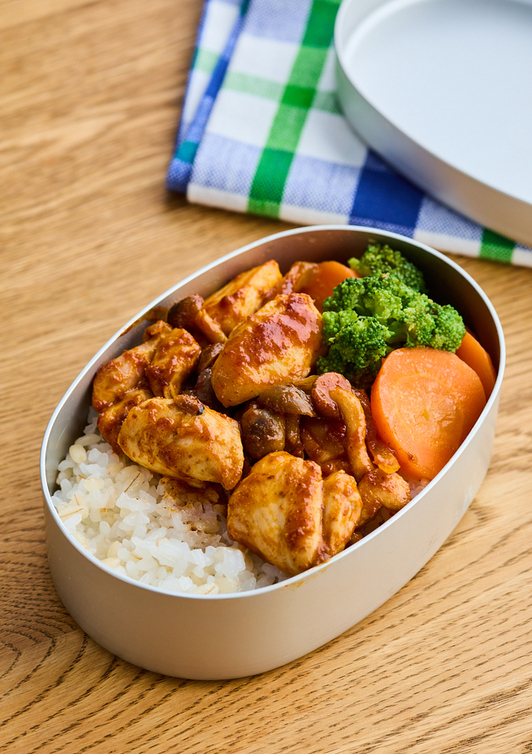 鶏肉のカレー炒め＆にんじんのバターぽん酢あえ弁当