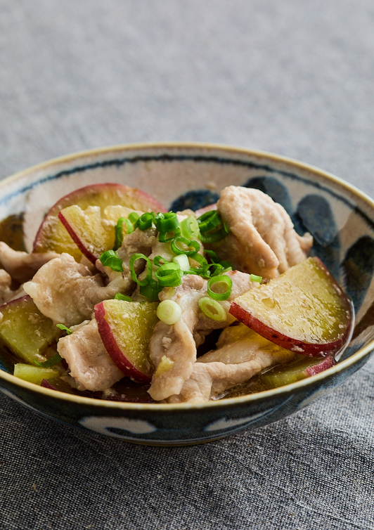 さつまいもと豚肉のレンジ蒸し