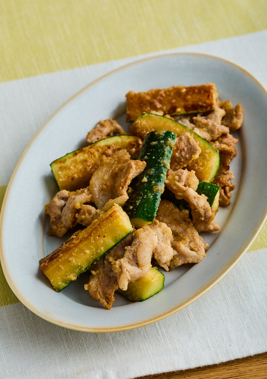 豚肉とズッキーニのしょうがみそ炒め