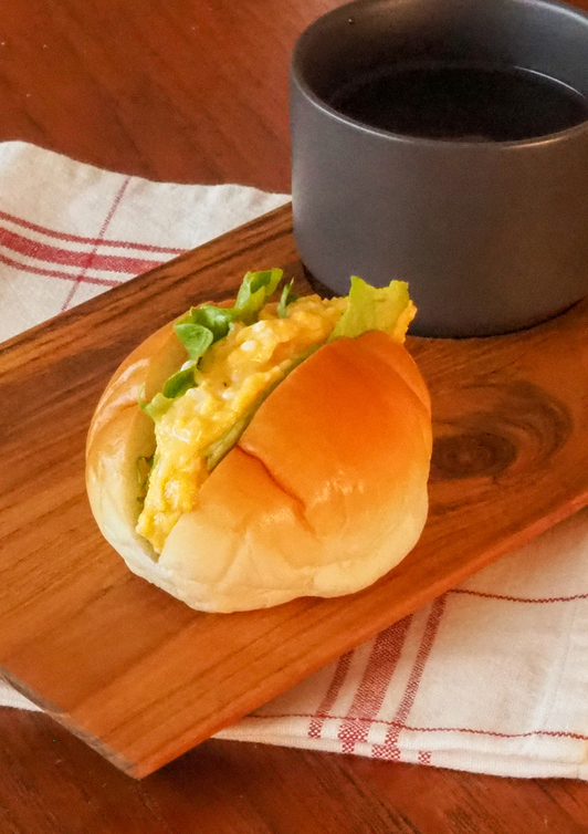 とろとろ スクランブルエッグロールサンド