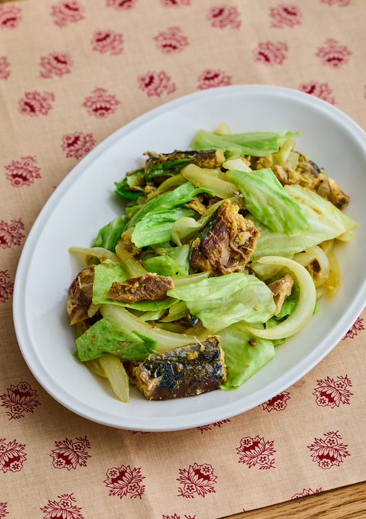 さばとキャベツのカレー炒め