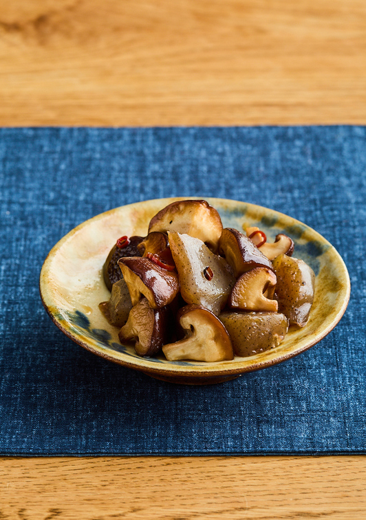 こんにゃくとしいたけの甘辛炒め